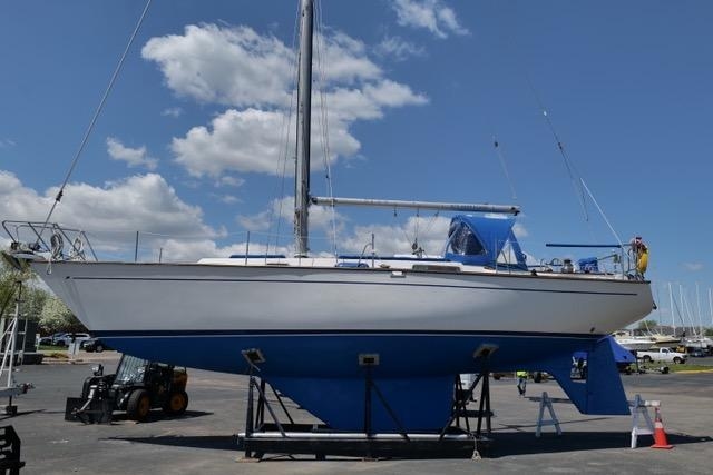 1982 Morgan 383 Morgan - Sold Boat