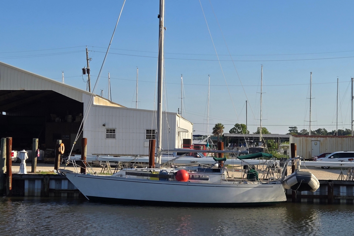 1981 Morgan Morgan 321 - Sold Boat