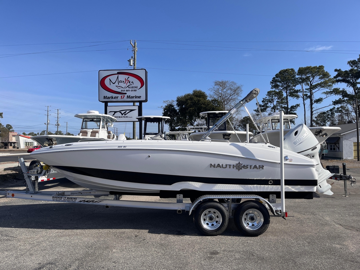 2025 NauticStar 203 SC Deck - Sold Boat