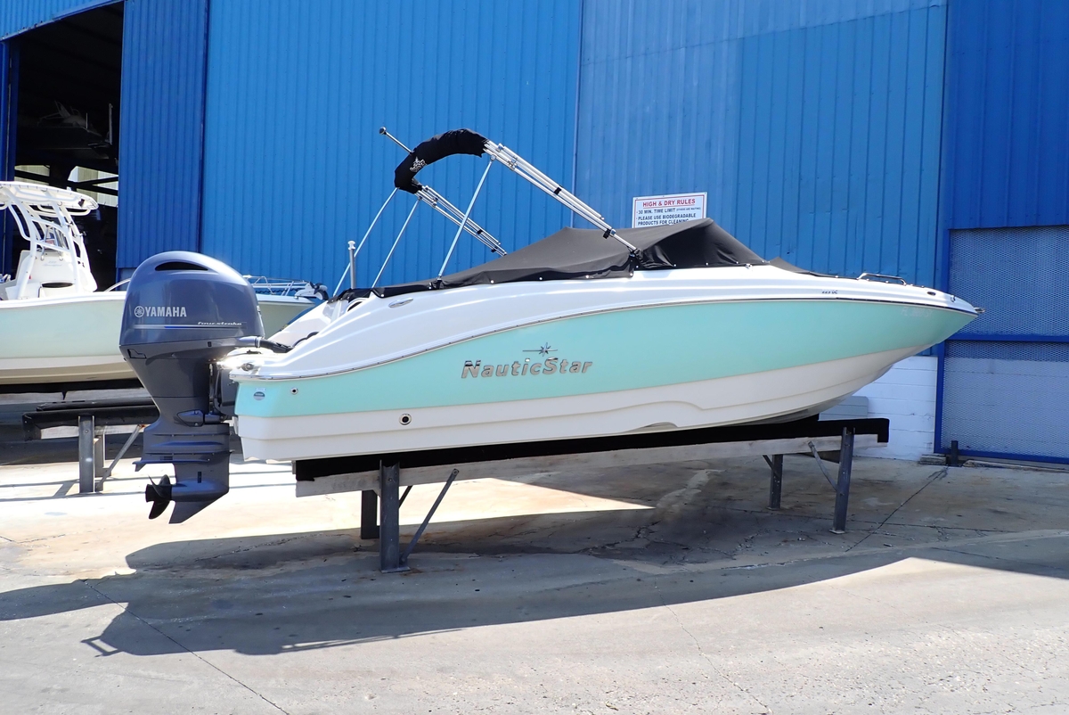 2021 NauticStar 223 DC - Sold Boat