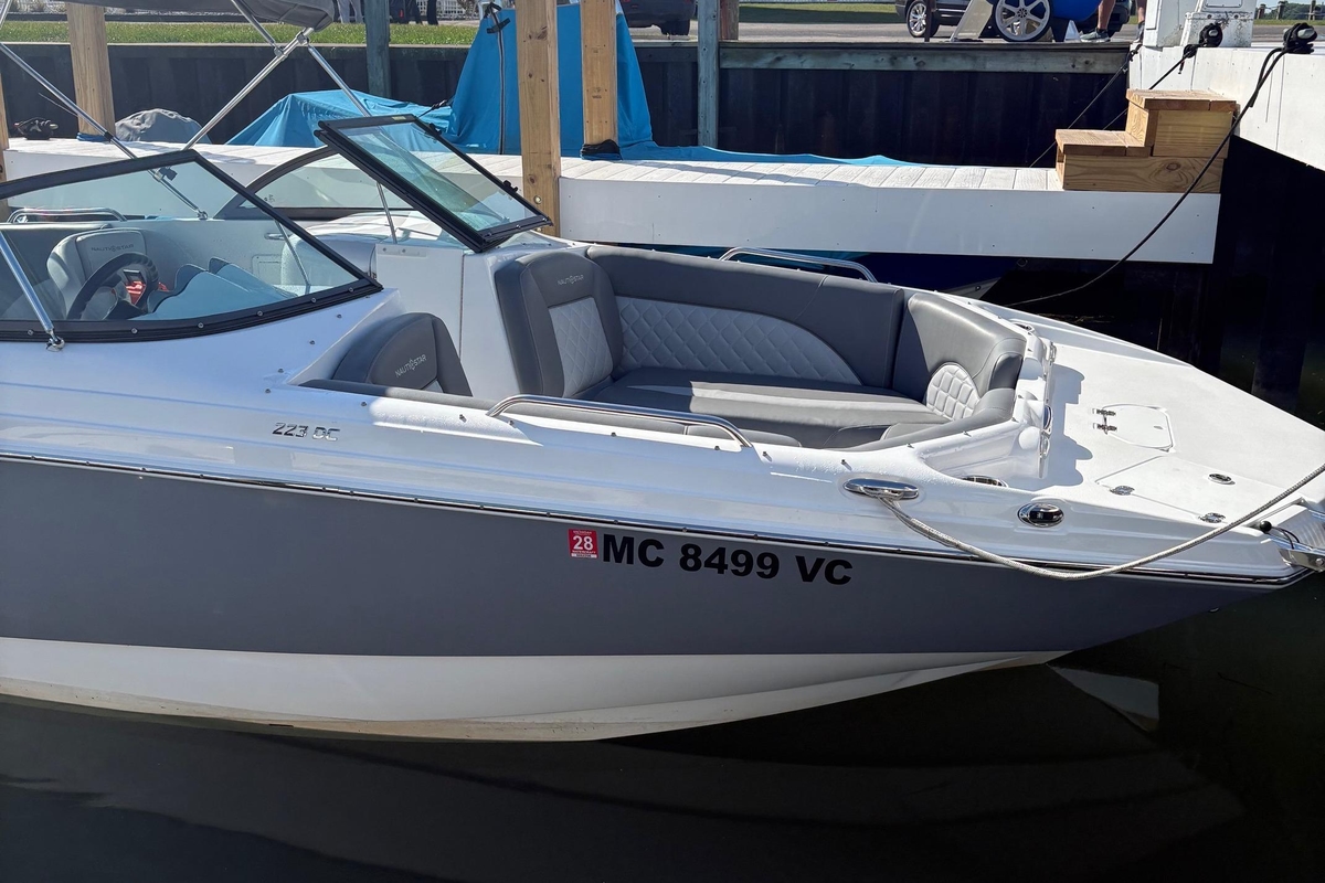 2026 NauticStar 223 DC - Sold Boat