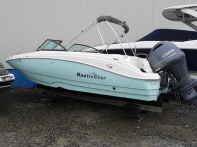 BOATZON | NauticStar 223 DC Deck 2023