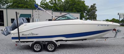 BOATZON | NauticStar 223 DC Sport Deck 2019