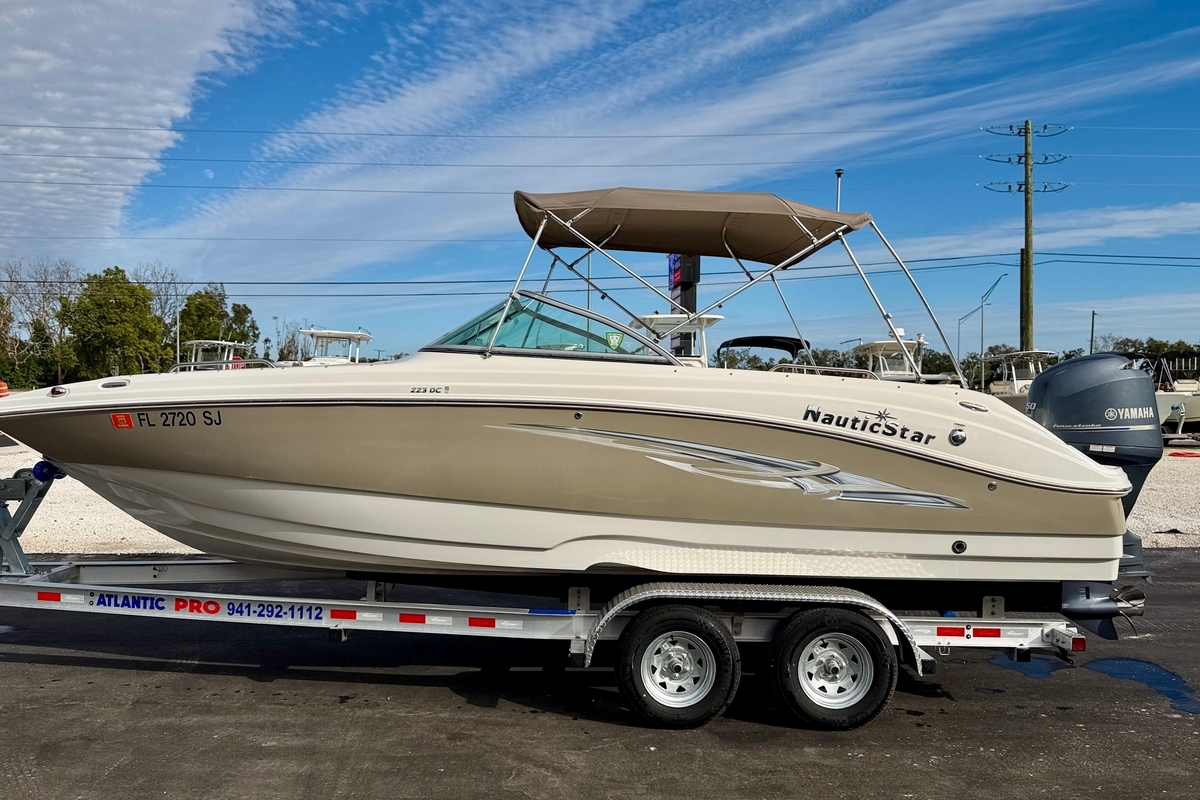 2014 NauticStar 223DC Sport Deck - Sold Boat