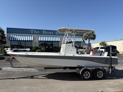 BOATZON | NauticStar 227 XTS 2021