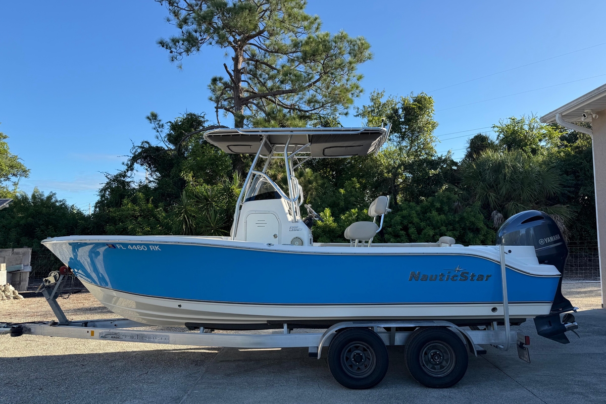 2017 NauticStar 2302 Legacy - Sold Boat