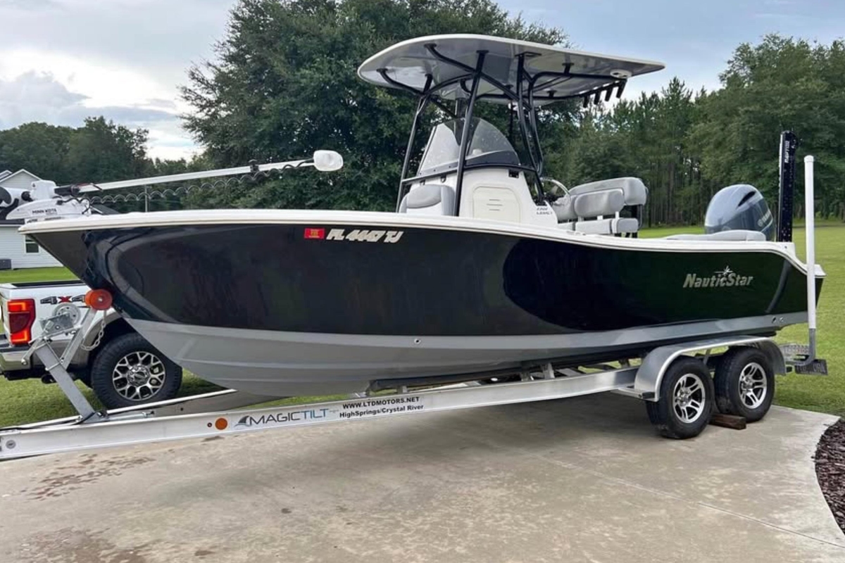 2022 NauticStar 2302 Legacy - Sold Boat