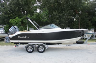 BOATZON | NauticStar 2302 Legacy Dual Console 2020