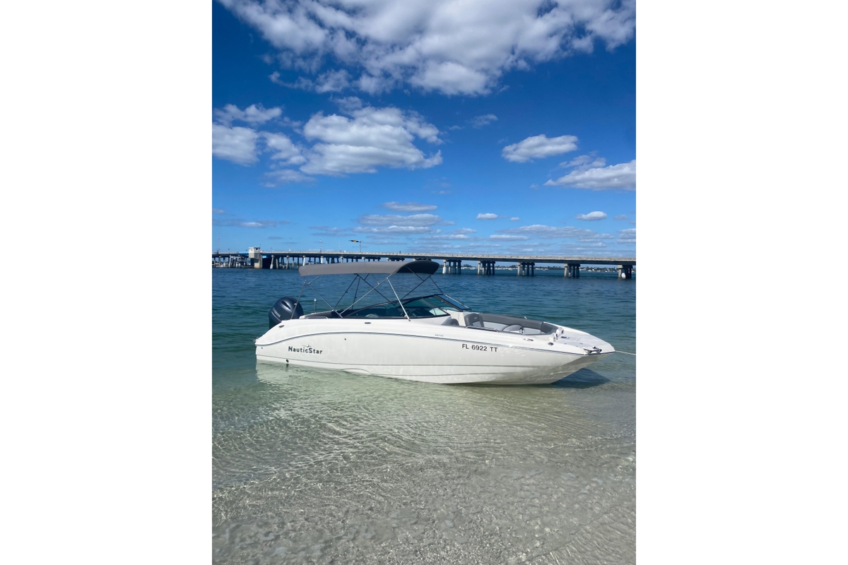2023 NauticStar 243 DC - Sold Boat