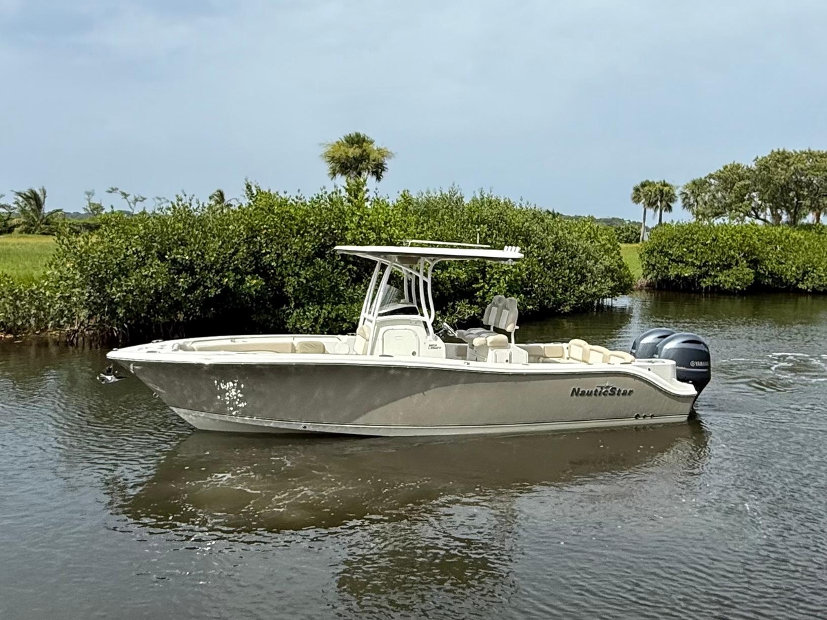 2017 NauticStar 2602 Legacy - Sold Boat