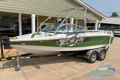 BOATZON | Nautique Super Air Nautique 210 2008