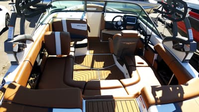 BOATZON | Nautique Super Air Nautique 210 2017