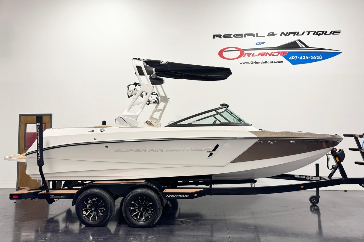 2020 Nautique Super Air Nautique 210 - Sold Boat