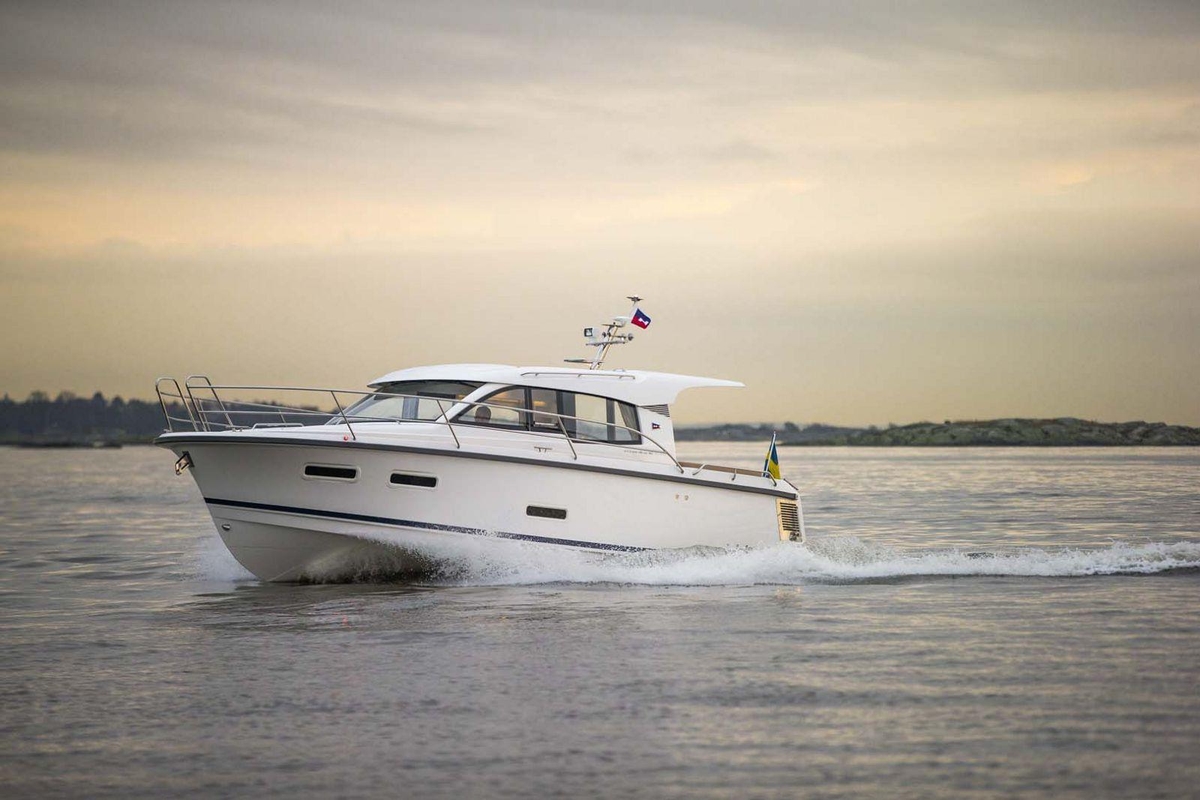 2024 Nimbus 305 Coupe - Sold Boat