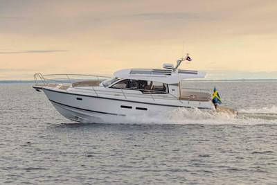BOATZON | Nimbus 365 Coupe 2025