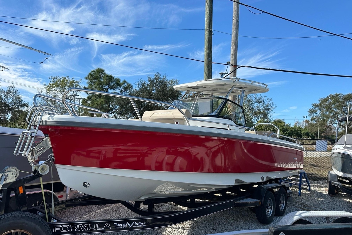 2024 Nimbus T8 - Sold Boat