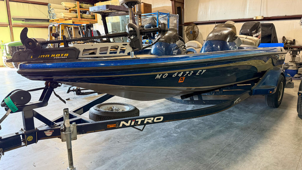 2003 Nitro 901 CDX DC - Sold Boat