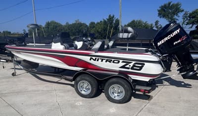 BOATZON | Nitro Z 8 2010