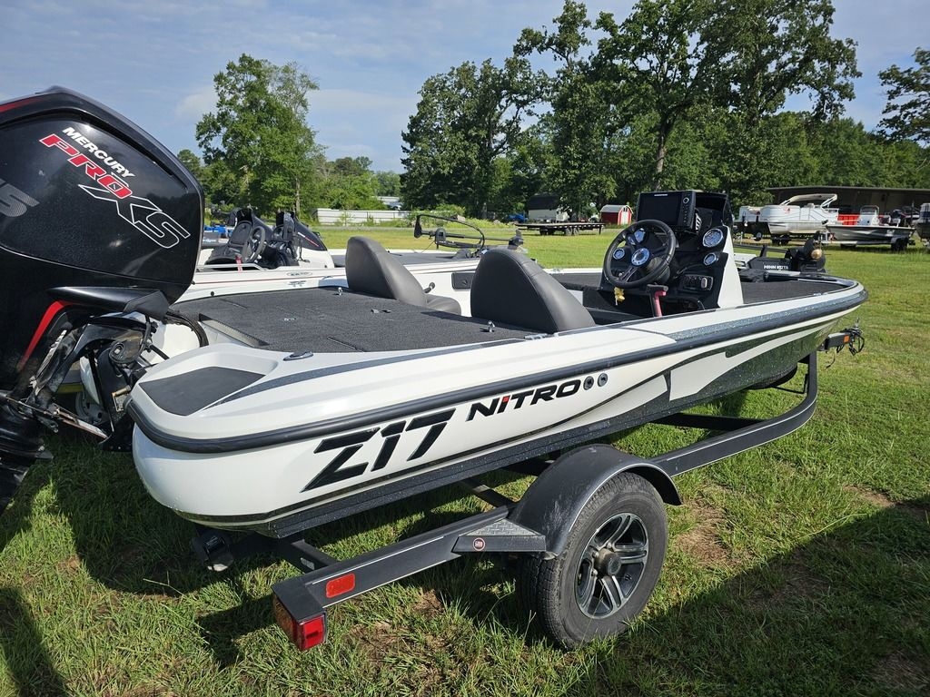 2017 Nitro Z17 - Sold Boat