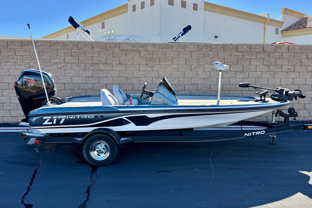 2019 Nitro Z17 - Sold Boat