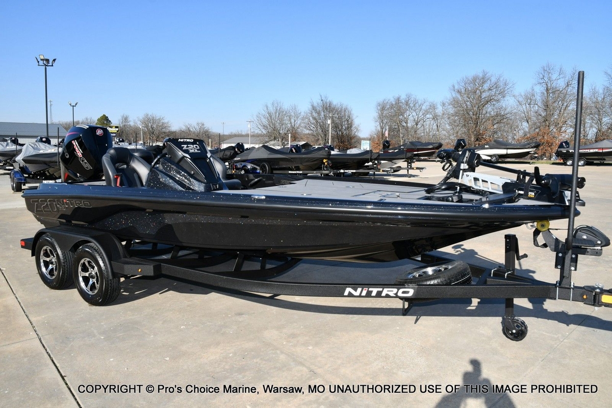 2026 Nitro Z20 XL Traction Mat Interior - Sold Boat