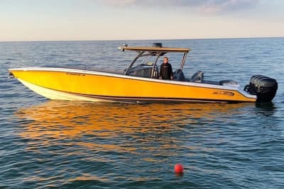 BOATZON | Nor-Tech 390 Sport Center Console 2017
