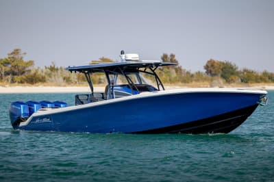 BOATZON | Nor-Tech 390 Sport Center Console 2020