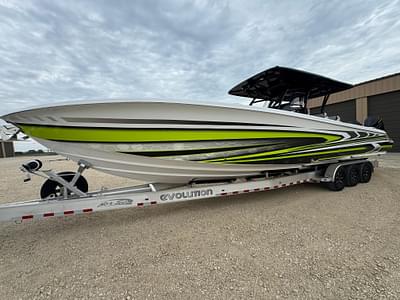 BOATZON | Nor-Tech 390 Sport Center Console 2022