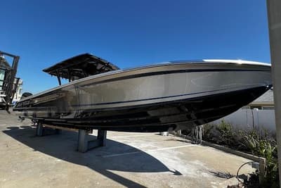 BOATZON | Nor-Tech 390 Sport Center Console 2022