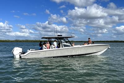 BOATZON | Nor-Tech 390 Sport Center Console 2023