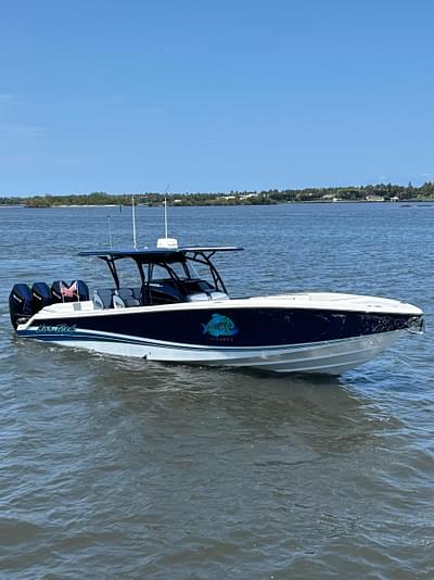 BOATZON | Nor-Tech 390 Sport Center Console 2024