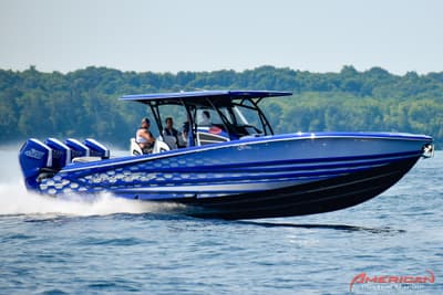 BOATZON | Nor-Tech 390 Sport Center Console 2025