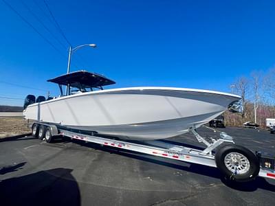 BOATZON | Nor-Tech 390 Sport Center Console 2026