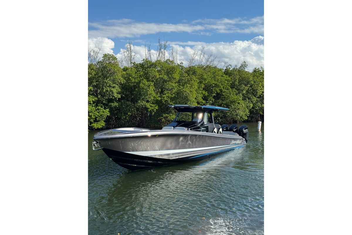2025 Nor-Tech 400 Supersport - Sold Boat