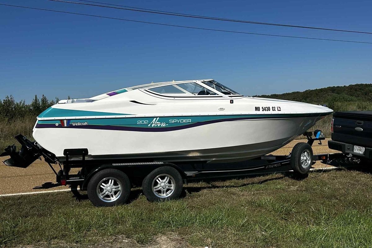 1993 Nova Spyder - Sold Boat