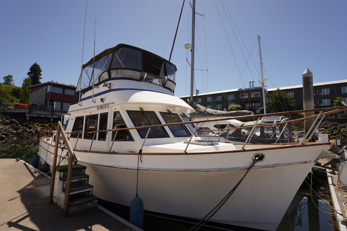 1986 Ocean Alexander 38 Double Cabin - Sold Boat