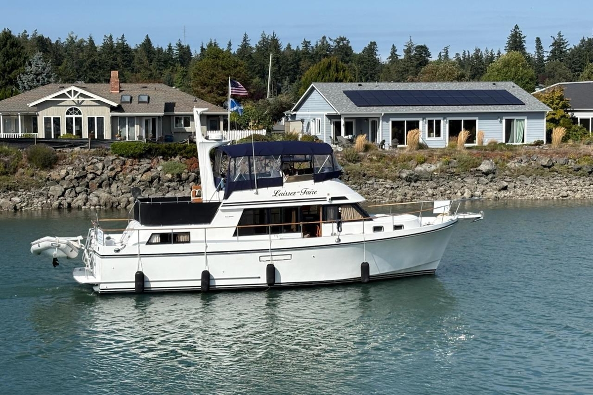 1993 Ocean Alexander 423 Classico - Sold Boat