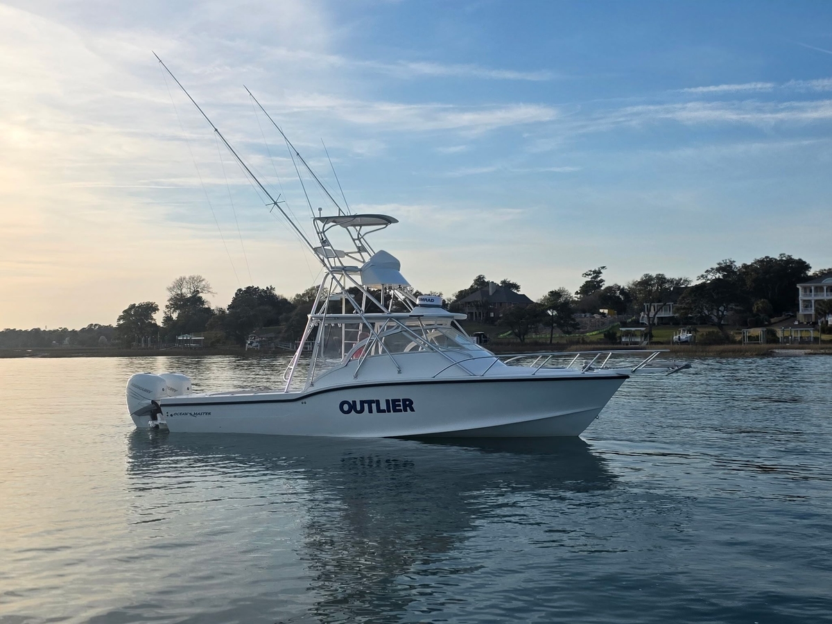 2005 Ocean Master 31 EXPRESS SPORT CABIN - Sold Boat
