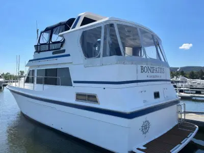 BOATZON | Oceania Sundeck 1986