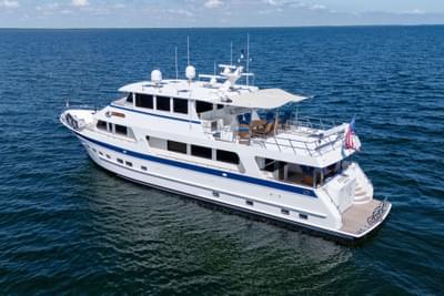 BOATZON | Outer Reef Yachts 860 Deluxbridge Motoryacht 2017