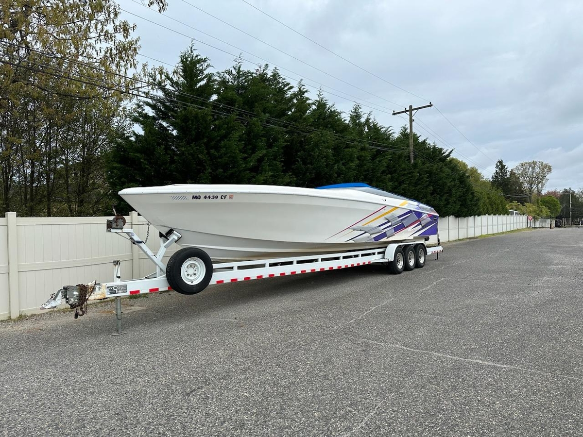 1997 Outerlimits 37 Stiletto - Sold Boat
