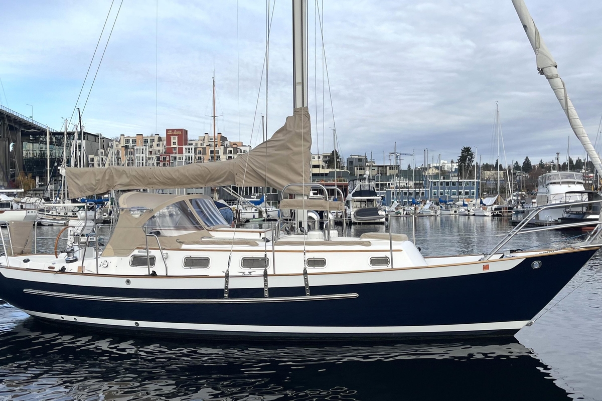 2004 Pacific Seacraft 31 - Sold Boat