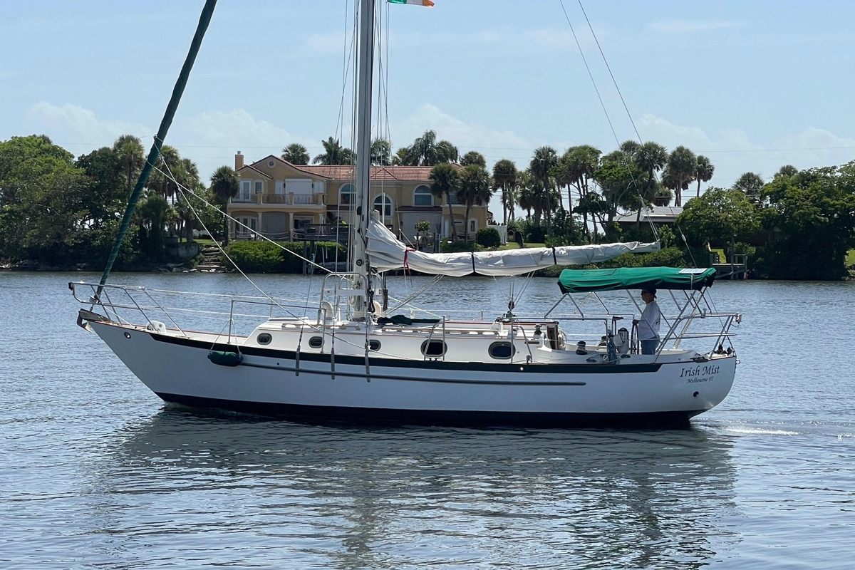 1987 Pacific Seacraft 34 - Sold Boat