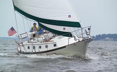 BOATZON | Pacific Seacraft 37 2025