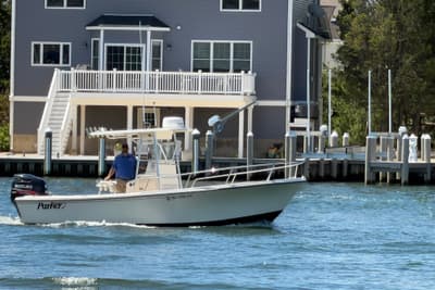 BOATZON | Parker 23SE Center Console 2006