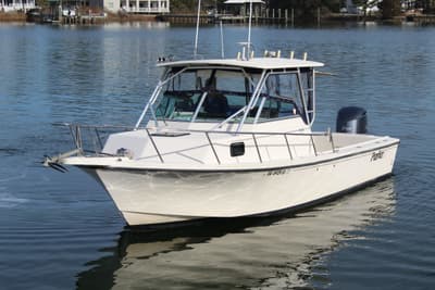 BOATZON | Parker 2510 Modified Vee Walkaround 2004