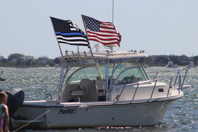 BOATZON | Parker 2510 XL Walkaround 2008