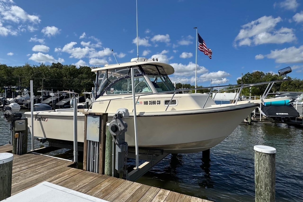 2011 Parker 2510 XL Walkaround - Sold Boat