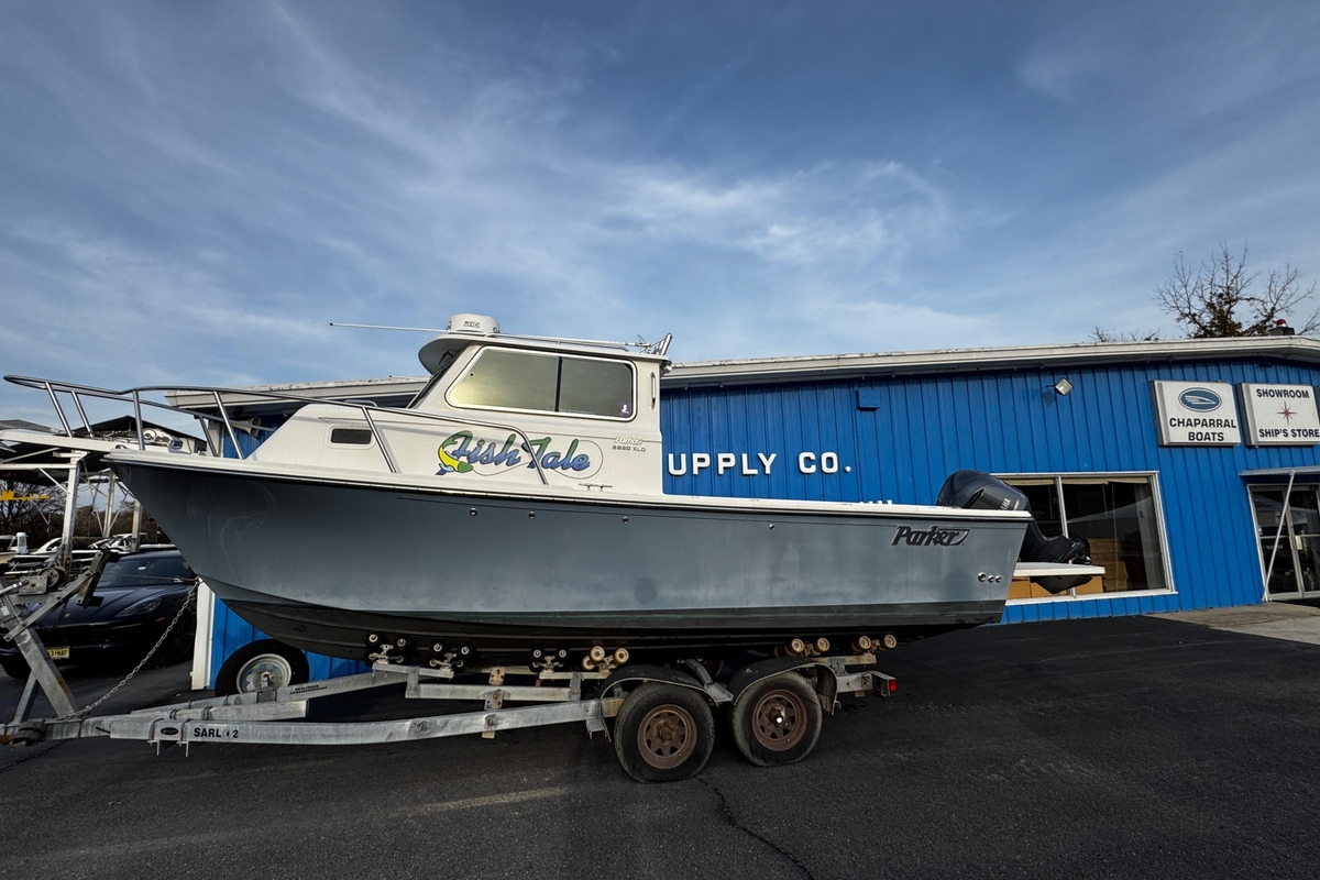 2018 Parker 2520 XLD Sport Cabin - Sold Boat
