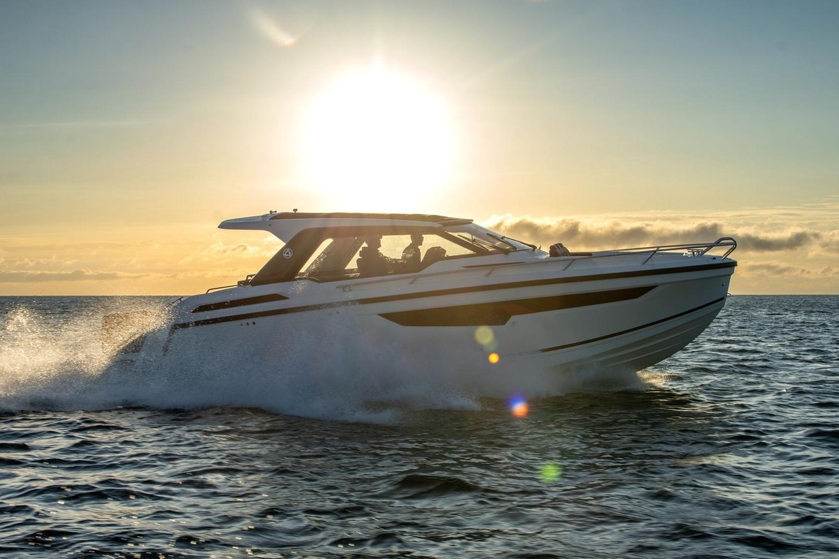 2025 Parker Poland Sorrento 100 - Sold Boat
